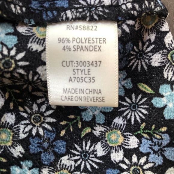 NWT Max Studio Floral Patterned Lightweight Fabric Long Sleeve Blouse Size M - Picture 7 of 7